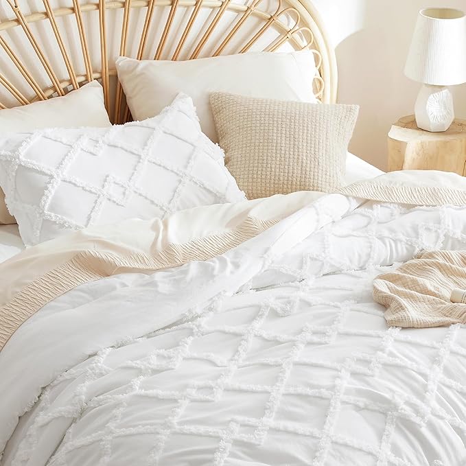 Bedsure Boho Comforter Set Queen - White Tufted Queen Size Comforter, 3 Pieces Farmhouse Shabby Chic Embroidery Bed Set, Soft Fluffy Geometric Pattern Bedding for All Seasons