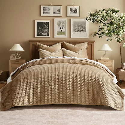 EVERGRACE Luxury Velvet Quilt Set King Size 3 Piece, Soft Cross-Stitch Velvet Comforter Set with Pillow Shams, Lightweight Coverlet Bedspread Bedding Set for All Seasons, Camel