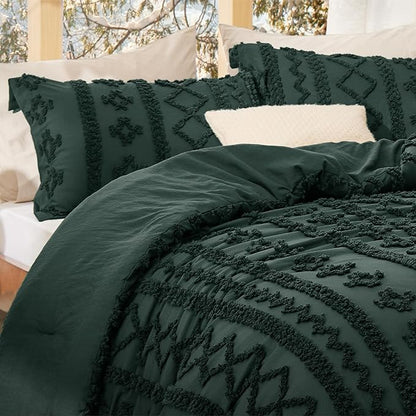 Bedsure Tufted Boho Comforter Set Queen Size - Emerald Green Boho Bed Set, GentleSoft™ 3 Pieces Farmhouse Shabby Chic Embroidery Bedding, Gifts for Woman, Soft Jacquard Queen Comforter for All Seasons