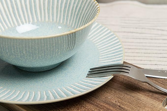 Bzyoo 12-Piece Reactive Blue Ceramic Dinnerware Set Bali Breeze Blue Elegant Table Setting for Every Occasion - Microwave & Dishwasher Safe Stackable