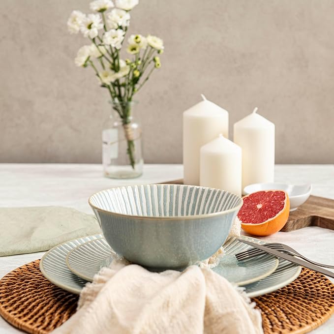 Bzyoo 12-Piece Reactive Blue Ceramic Dinnerware Set Bali Breeze Blue Elegant Table Setting for Every Occasion - Microwave & Dishwasher Safe Stackable
