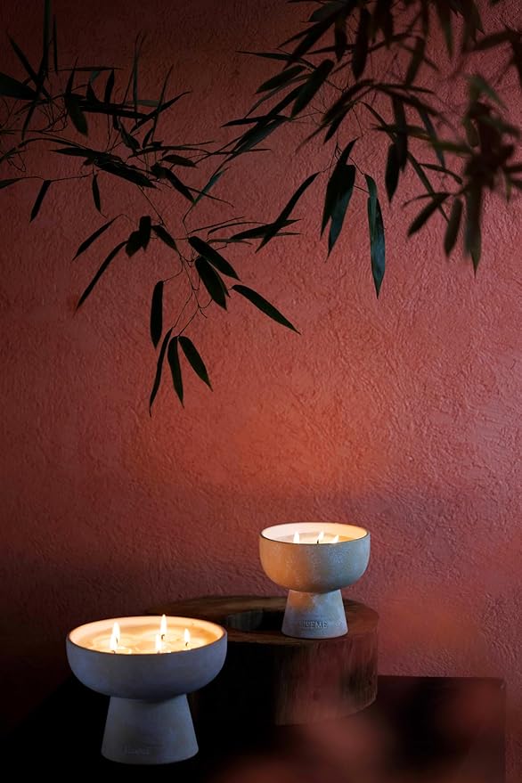 BLUEME Romance - Oakmoss & Sandalwood, Luxury Candle w/Essential Oils, 5 Wick, Hand-Poured Soy, Cotton Wick, Ceramic