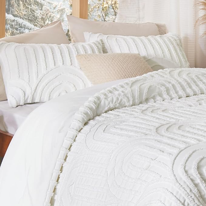 Bedsure Boho Tufted Queen Comforter Set - White Boho Bedding Comforter Sets, 3 Pieces Farmhouse Shabby Chic Embroidery Bed Set, Soft Fluffy Cozy Arch Pattern Comforter for All Seasons