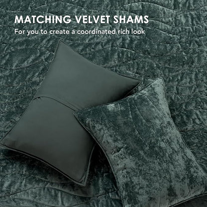 EVERGRACE Luxury Velvet Quilt King Size, Ultra Soft Wave Crushed Velvet Bedding Set, Lightweight Quilted Comforter Set for All Season, Oversized Bedspread Coverlet with 2 Shams, Dark Green