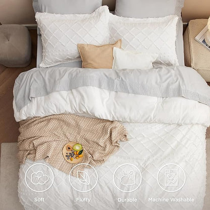 Bedsure Oversized Queen Comforter Set - Ivory Comforter, Boho Tufted Shabby Chic Bedding, 3 Pieces Vintage Farmhouse Bed Set for All Seasons, Fluffy Soft Bedding with 2 Pillow Shams