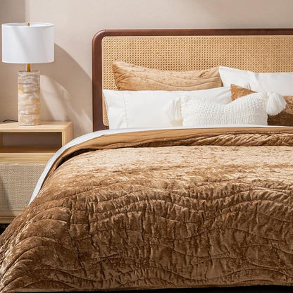 EVERGRACE Luxury Velvet Quilt King Size, Ultra Soft Wave Crushed Velvet Bedding Set, Lightweight Quilted Comforter Set for All Season, Oversized Bedspread Coverlet with 2 Shams, Harvest Gold