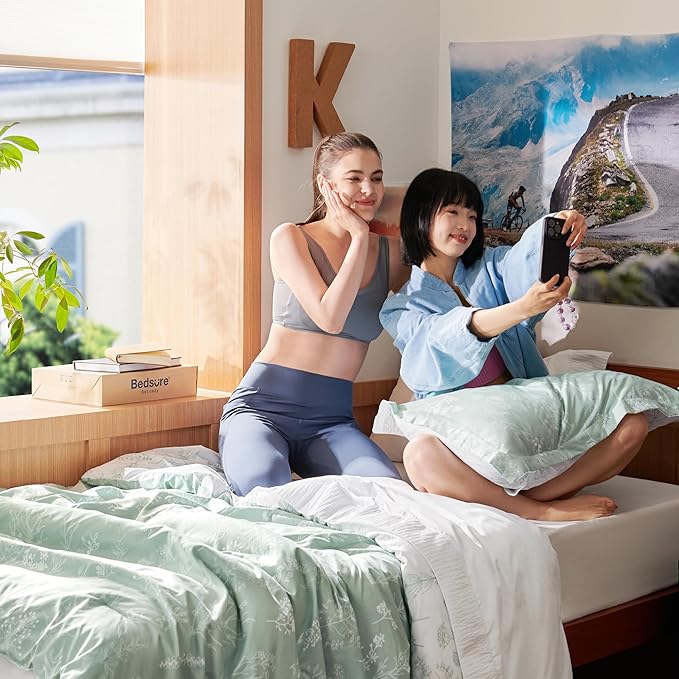 Bedsure Twin/Twin XL Comforter Set - Sage Green Bed Set, 2 Pieces Cute Floral Bedding, 1 Soft Reversible Botanical Flowers Comforter and 1 Pillow Sham