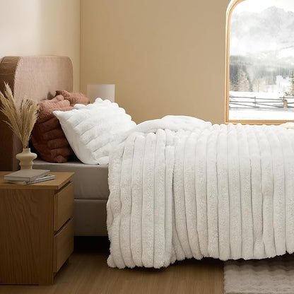 Bedsure Faux Fur Duvet Cover Queen Size - White Fluffy Duvet Cover Set, Soft and Cozy Shaggy Bedding Comforter Cover, Winter Warm Luxury Fuzzy Bed Set 3 Pieces, 1 Queen Duvet Cover and 2 Pillowcases