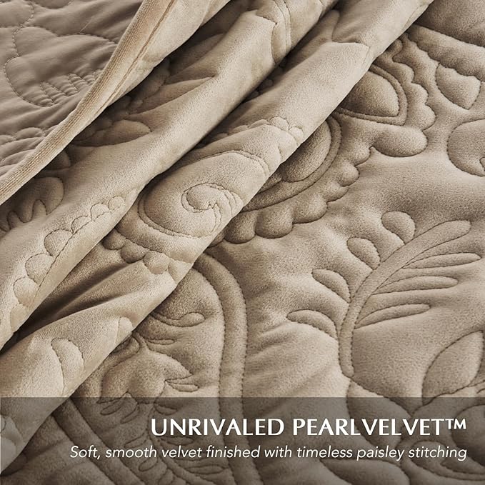EVERGRACE Luxury Pearl Velvet Quilt Set King Size 3 Pieces, Soft Paisley-Stitch Velvet Comforter Set with Pillow Shams, Lightweight Bedspread Coverlet Bedding Set, Natural