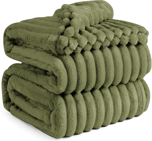 Bedsure GentleSoft Cypress Full Blanket for - Cozy Soft Blankets for Women, Cute Small Fleece Throws for Girls, Birthday Gifts for Women Decor Gifts, 84x90 Inches