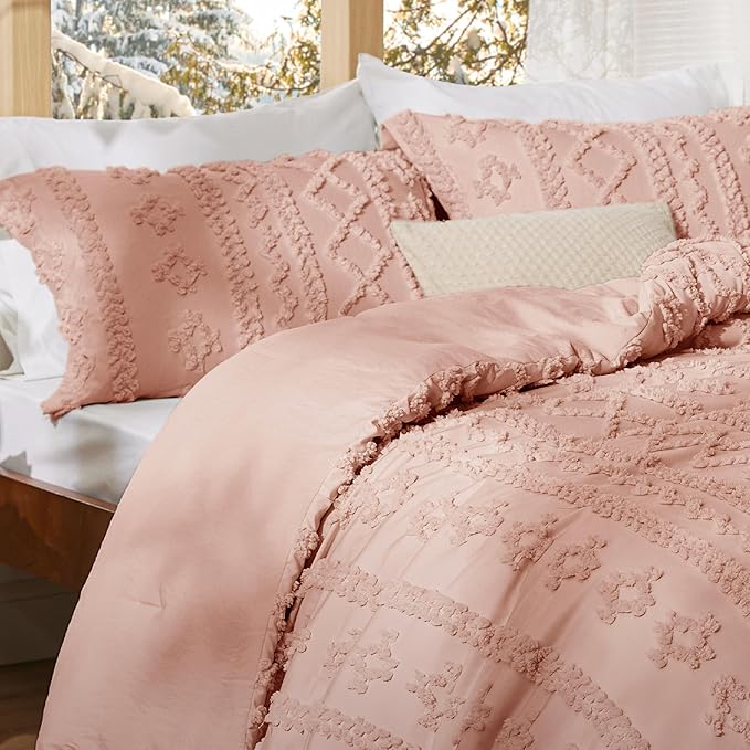 Bedsure Tufted Boho Comforter Set Queen Size - Pink Boho Bed Set, GentleSoft™ 3 Pieces Farmhouse Shabby Chic Embroidery Bedding, Gifts for Woman, Soft Jacquard Queen Comforter for All Seasons