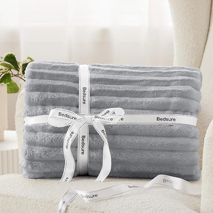 Bedsure GentleSoft Full Size Blanket for Bed - Cozy Soft Blankets for Womenn, Cute Large Fleece Throws for Girls, Light Grey, 84x90 Inches