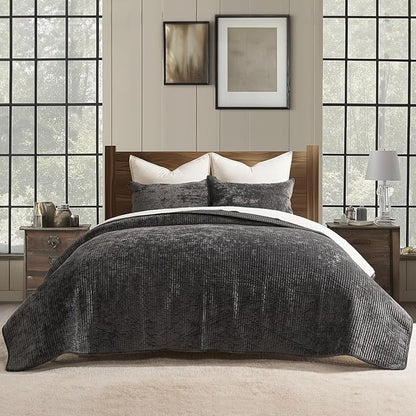 EVERGRACE Velvet Quilt Set King Size, Luxurious Soft Quilted Bedding Sets, Lightweight Velvet Comforter for All Season, Striped Channel Bedspread Coverlet with 2 Shams, Washed Black