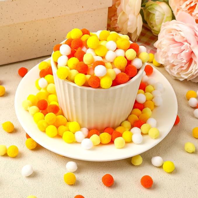 SEPGLITTER 1000 Pieces Yellow Series Pom Poms Balls 5 Colors Yellow White Pom Poms for Crafts Making DIY Class Creative Activities Holiday Home Decorations Supplies