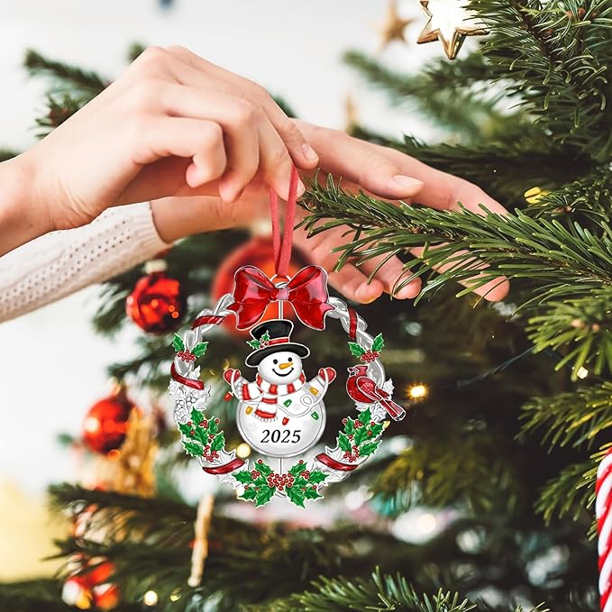 Christmas Ornament 2025 for Christmas Tree Decorations, Dated 2025 Christmas Wreath Ornament with Rotatable Snowman for Holiday Decorative Keepsake Gift(Metal,1 Pack)