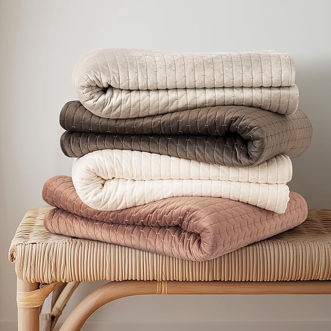 EVERGRACE Luxury Velvet Quilt Set King Size 3 Piece, Soft Cross-Stitch Velvet Comforter Set with Pillow Shams, Lightweight Coverlet Bedspread Bedding Set for All Seasons, Terracotta Clay