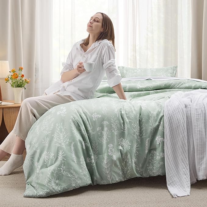 Bedsure California King Comforter Set - Sage Green Bed Set, 3 Pieces Cute Floral Bedding, 1 Soft Reversible Botanical Flowers Comforter and 2 Pillow Shams