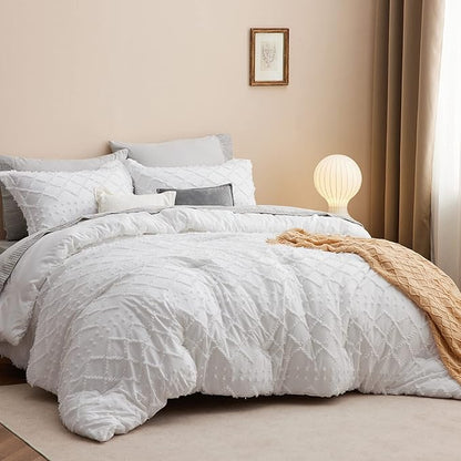 Bedsure California King Comforter Set - White Comforter, Boho Tufted Shabby Chic Bedding for Kids, 3 Pieces Vintage Farmhouse Bed Set for All Seasons, Fluffy Soft Bedding with 2 Pillow Shams