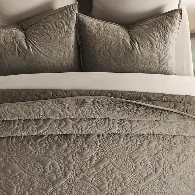 EVERGRACE Luxury Pearl Velvet Quilt Set King Size 3 Pieces, Soft Paisley-Stitch Velvet Comforter Set with Pillow Shams, Lightweight Bedspread Coverlet Bedding Set, Stone Taupe