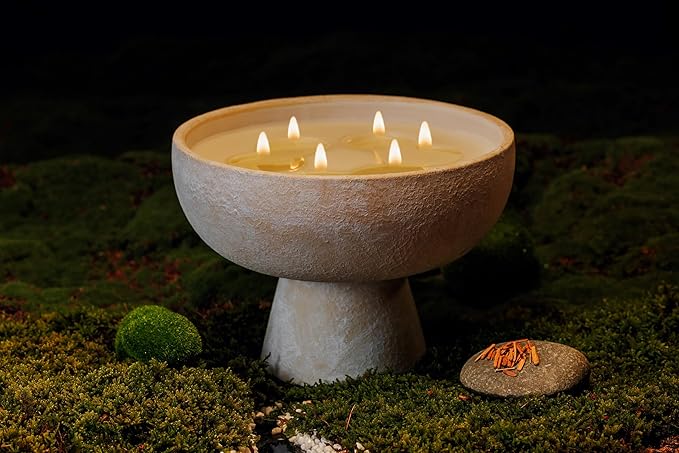 BLUEME Romance - Oakmoss & Sandalwood, Luxury Candle w/Essential Oils, 6 Wick, Hand-Poured Soy, Cotton Wick, Ceramic