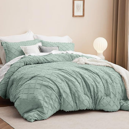 Bedsure California King Comforter Set - Sage Green Comforter, Boho Tufted Shabby Chic Bedding for Kids, 3 Pieces Vintage Farmhouse Bed Set for All Seasons, Fluffy Soft Bedding with 2 Pillow Shams