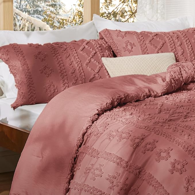 Bedsure Tufted Boho Comforter Set Queen Size - Grayish Pink Boho Bed Set, GentleSoft™ 3 Pieces Farmhouse Shabby Chic Embroidery Bedding, Gifts for Woman, Soft Jacquard Queen Comforter for All Seasons