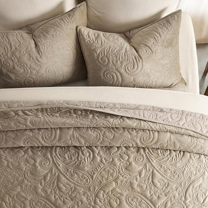 EVERGRACE Luxury Pearl Velvet Quilt Set Queen Size 3 Pieces, Soft Paisley-Stitch Velvet Comforter Set with Pillow Shams, Lightweight Bedspread Coverlet Bedding Set, Natural