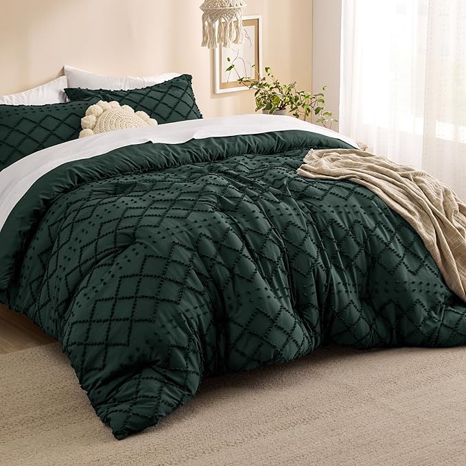 Bedsure California King Comforter Set - Forest Green Comforter, Boho Tufted Shabby Chic Bedding for Kids, 3 Pieces Vintage Farmhouse Bed Set for All Seasons, Fluffy Soft Bedding with 2 Pillow Shams