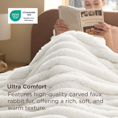 Bedsure Faux Fur Duvet Cover King Size - White Fluffy Duvet Cover Set, Soft and Cozy Shaggy Bedding Comforter Cover, Winter Warm Luxury Fuzzy Bed Set 3 Pieces, 1 King Duvet Cover and 2 Pillowcases