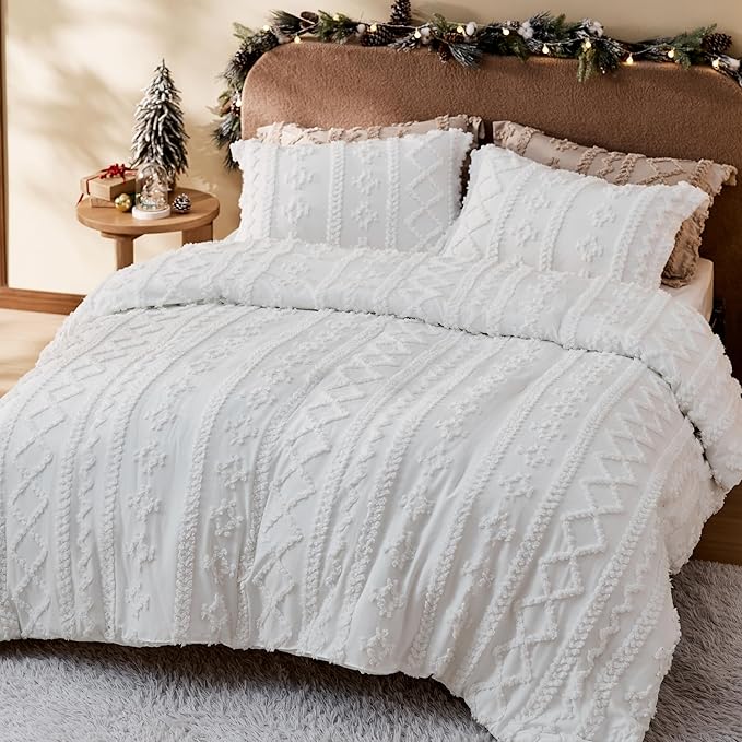 Bedsure Tufted Boho Comforter Set Oversized Queen - Bright White Boho Bed Set, GentleSoft™ 3 Pieces Farmhouse Shabby Chic Embroidery Bedding, Gifts for Woman, Soft Jacquard Comforter for All Seasons