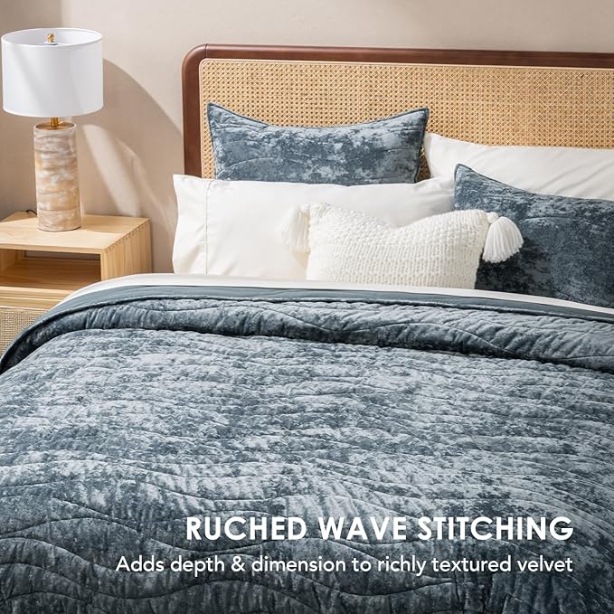 EVERGRACE Luxury Velvet Quilt Queen Size, Ultra Soft Wave Crushed Velvet Bedding Set, Lightweight Quilted Comforter Set for All Season, Oversized Bedspread Coverlet with 2 Shams, Stormy Blue