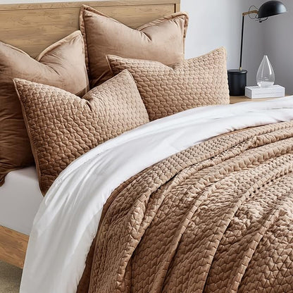 EVERGRACE Luxury Velvet Quilt Set Queen Size 3 Piece, Soft Cross-Stitch Velvet Comforter Set with Pillow Shams, Lightweight Coverlet Bedspread Bedding Set for All Seasons, Tobacco Brown