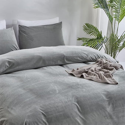 CLOTHKNOW Grey Fluffy California King Comforter Set Velvet Bedding Comforter Sets Soft Gray Comforter Grey Comforter with 2 x Pillow Cases