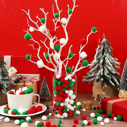 UPINS 600 Pcs Christmas Pom Poms Balls, Red Green White Craft Pompoms Fluffy Balls for Christmas Party DIY Creative Decorations Supplies（3Size）