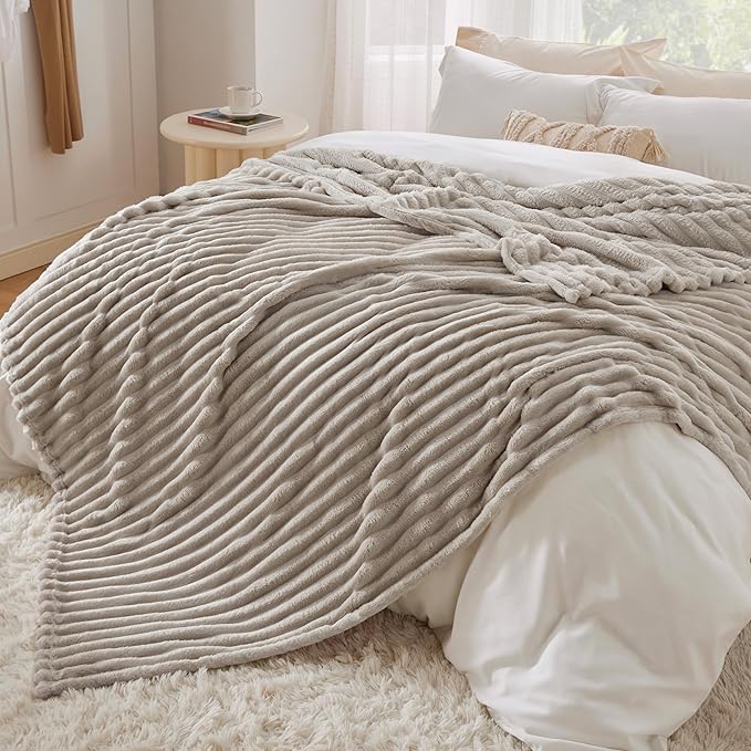 Bedsure GentleSoft Blankets Queen Size for Bed - Cozy Soft Blankets for Women, Cute Large Fleece Throws for Girls, Linen, 90x90 Inches