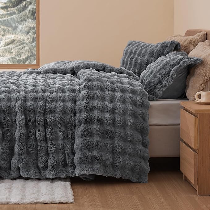 Bedsure Luxurious Faux Fur Duvet Cover Queen Size Set - Ultra Soft & Fluffy & Cozy & Warm - Elegant Shaggy Bubble Design Bedding with Duvet Cover and Pillow Shams, Grey