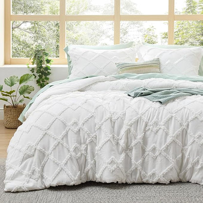 Bedsure Boho Comforter Set Twin - White Tufted Twin Size Comforter, 2 Pieces Farmhouse Shabby Chic Embroidery Bed Set, Soft Fluffy Geometric Pattern Bedding for All Seasons