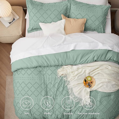 Bedsure California King Comforter Set - Sage Green Comforter, Boho Tufted Shabby Chic Bedding for Kids, 3 Pieces Vintage Farmhouse Bed Set for All Seasons, Fluffy Soft Bedding with 2 Pillow Shams