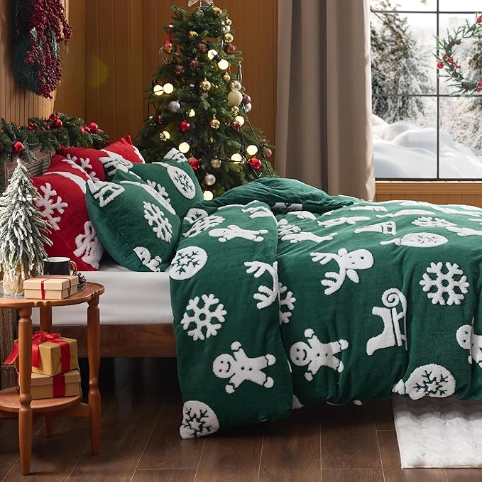 Bedsure Fluffy Christmas Duvet Cover Set - Ultra Soft Plush Shaggy Comforter Cover Queen Size, Warm Flannel Fleece Bed Sets for Winter, 3 Pieces, Gingerbread Man Pattern, Green