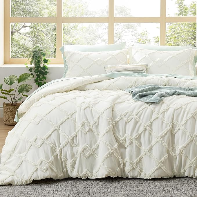 Bedsure Boho Comforter Set King - Ivory Tufted King Size Comforter, 3 Pieces Farmhouse Shabby Chic Embroidery Bed Set, Soft Fluffy Geometric Pattern Bedding for All Seasons