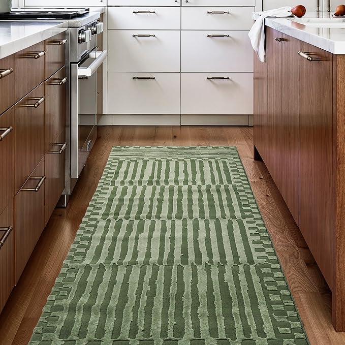 Revival Rugs Soloba 2'7"x9' Machine Washable Runner Rug for Hallway Entryway - 100% Recycled Oeko-TEX Certified, Medium Pile, Green