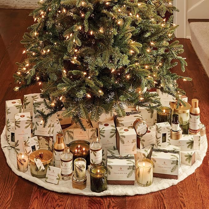 Thymes Frasier Fir Candle - Molded Green Glass Jar with Pine Needle Design - Winter Candle Gifts for Women & Men - Fresh Home Fragrance - Notes of Crisp Siberian Fir, Cedarwood & Sandalwood (6.5 oz)