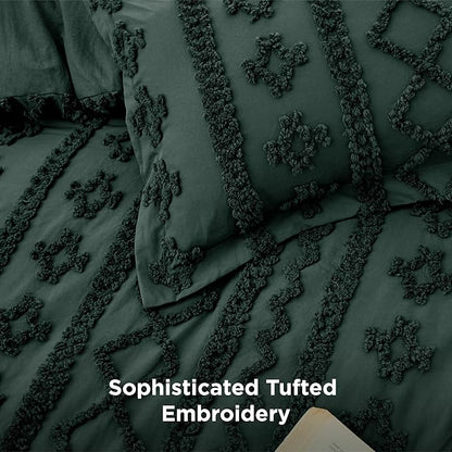 Bedsure Tufted Boho Comforter Set Twin Size - Emerald Green Boho Bed Set, GentleSoft™ 2 Pieces Farmhouse Shabby Chic Embroidery Bedding, Gifts for Woman, Soft Jacquard Twin Comforter for All Seasons