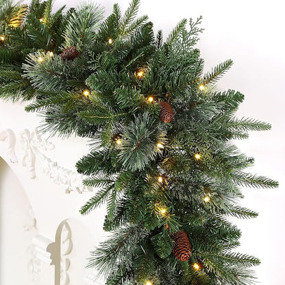 SHareconn Guirnalda de Navidad preiluminada de 9 pies con luces, Christmas pino de cedro rústico natural con pilas para chimenea, decoración de interiores y exteriores