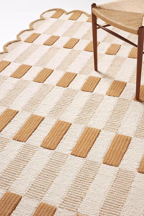 Hand-Tufted Wool Area Rug with Scalloped Edges, Neutral Beige Plaid Pattern, Cozy Soft Accent Rug for Living Room, Bedroom, and Nursery, Handmade Decorative Carpet, 8x8 Ft (Round)
