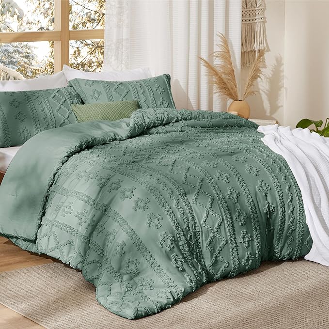 Bedsure Tufted Boho Comforter Set Full Size - Green Boho Bed Set, GentleSoft™ 3 Pieces Farmhouse Shabby Chic Embroidery Bedding, Gifts for Woman, Soft Jacquard Full Comforter for All Seasons