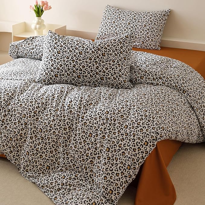CLOTHKNOW Black Cheetah Print Queen Size Comforter Sets 3Pcs Animal Leopard Bedding Comforter Sets Soft Black Brown Bedding Sets with 2 x Pillowcases Queen Size
