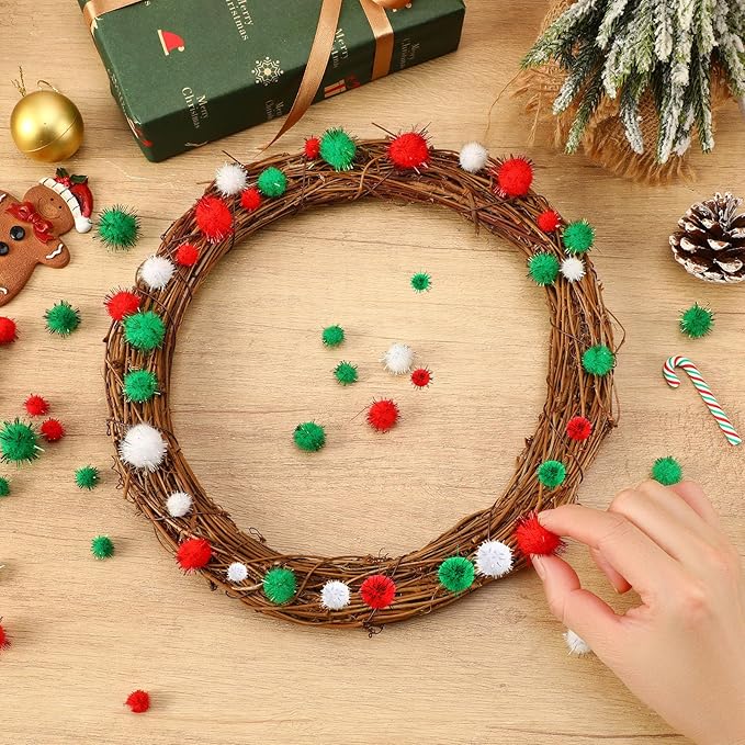 UPINS 600 Pcs Christmas Pom Poms Balls, Glitter Red Green White Craft Balls for Christmas Party DIY Creative Crafts Decorations Supplies (3 Size)
