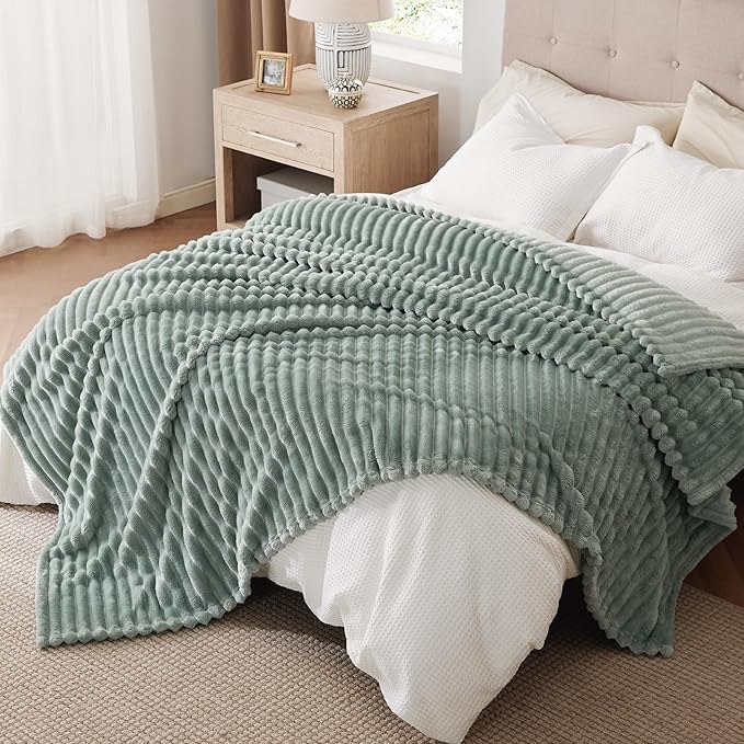 Bedsure GentleSoft Full Size Blankets for Bed - Cozy Soft Blankets for Women, Cute Large Throws for Girls, Sage Green, 84x90 Inches
