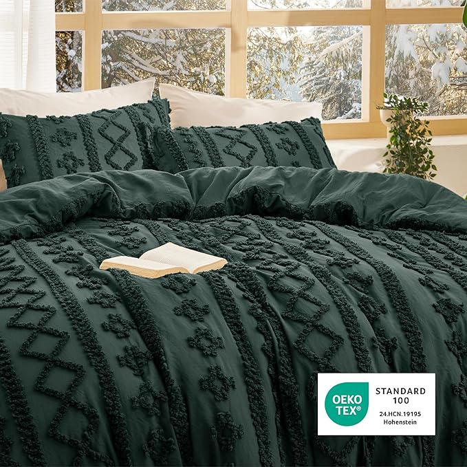 Bedsure Tufted Boho Comforter Set King Size - Emerald Green Boho Bed Set, GentleSoft™ 3 Pieces Farmhouse Shabby Chic Embroidery Bedding, Gifts for Woman, Soft Jacquard King Comforter for All Seasons